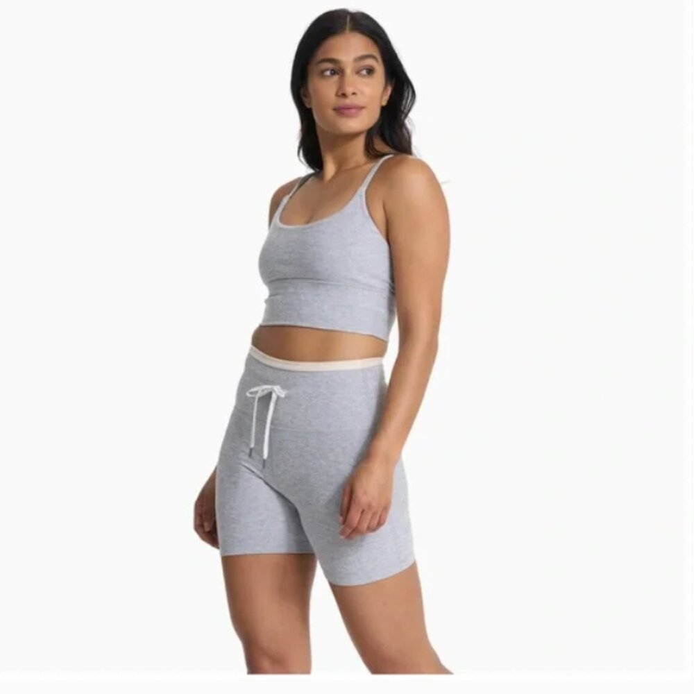 Vuori long-lined Elevation Sports Bra Medium